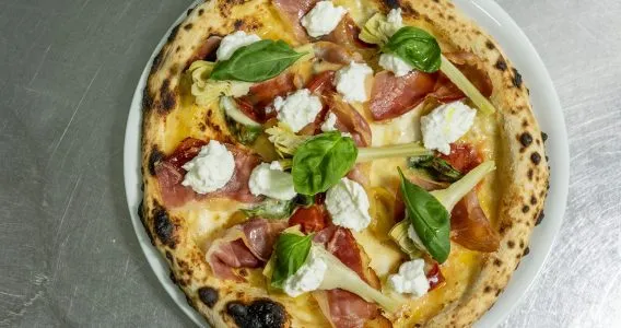 pizza della pizzeria Peperoncino a Cosenza